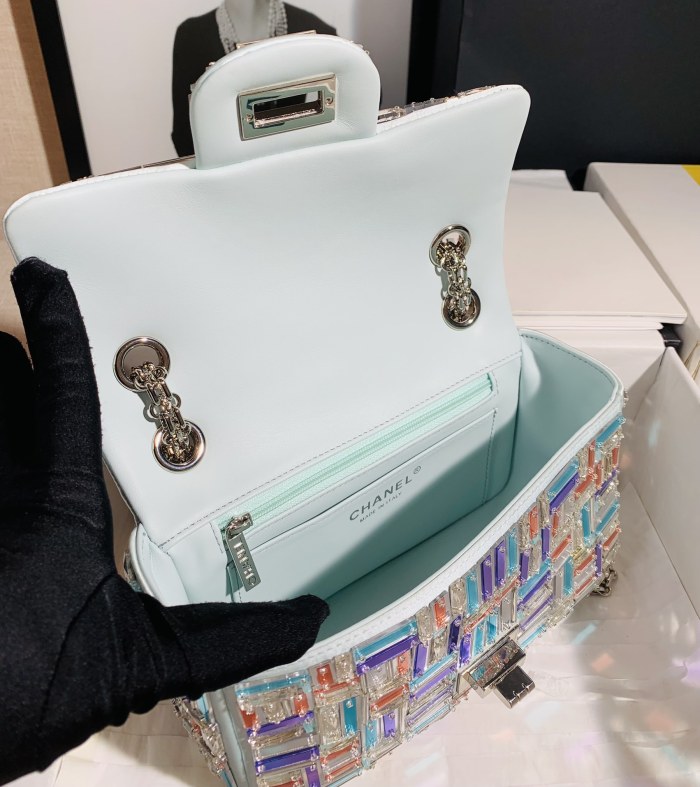 Handbag   Chanel  size 20 cm