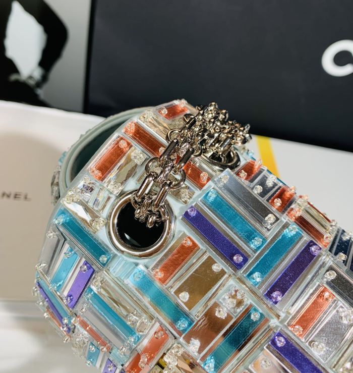 Handbag   Chanel  size 20 cm