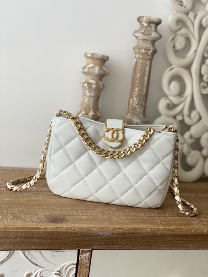 Handbag   Chanel  3476  size  17*23*7* cm
