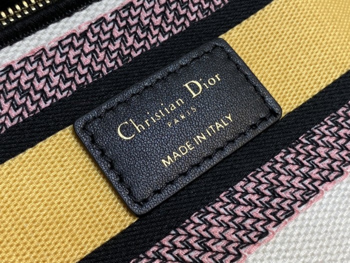 Handbag  Dior  size  24 cm