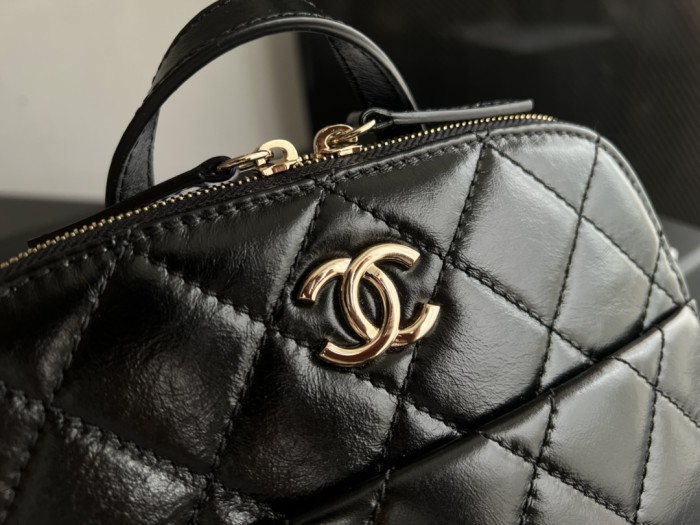  Handbag   Chanel  3332  size 22cmx23 cm
