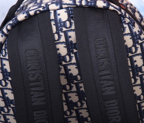 Handbag  Dior  99302  size 36x30x15 cm