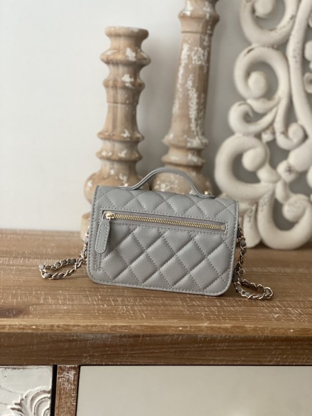 Handbag   Chanel  81215  size  15 Cm