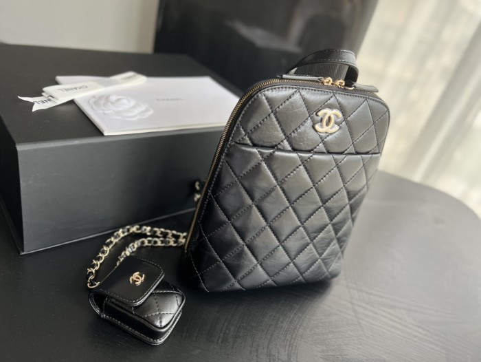  Handbag   Chanel  3332  size 22cmx23 cm
