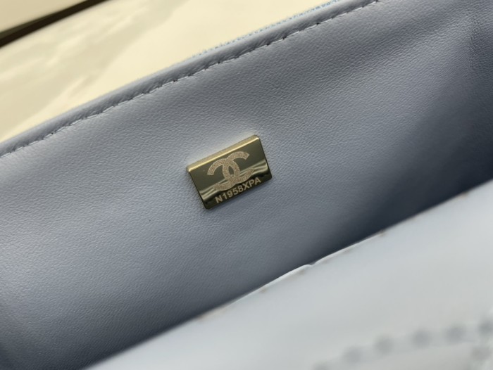 Handbag   Chanel  size  20 cm