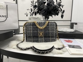  Handbag   Chanel  AS1160  size  26 cm