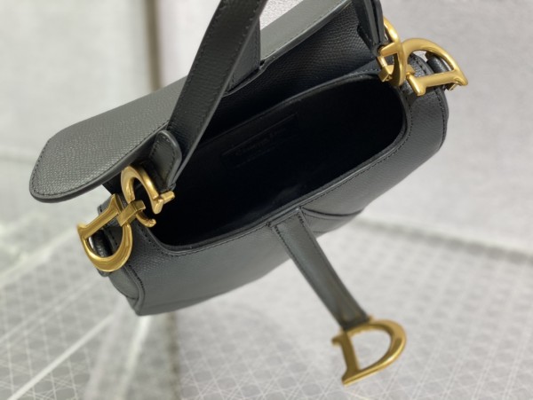  Handbag   Dior  size  19.5 cm