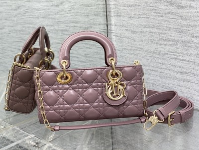 Handbag   Dior  size  22.5*6*11.5 cm