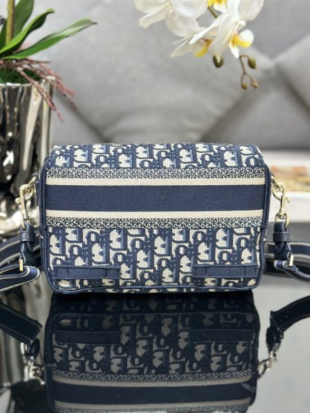 Handbag   Dior  M1241  size  23 x 15 x 8  cm