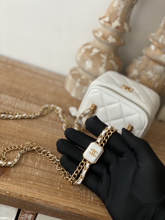 Handbag   Chanel  81218  size  11 8.5 7 cm