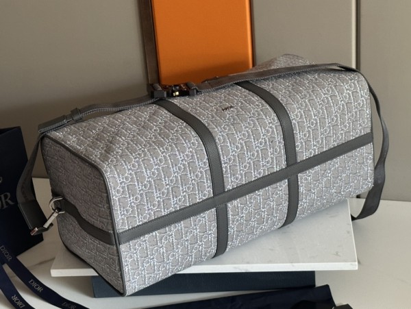 Handbag  Dior 93338  size  50 x 25 x 21.5  cm