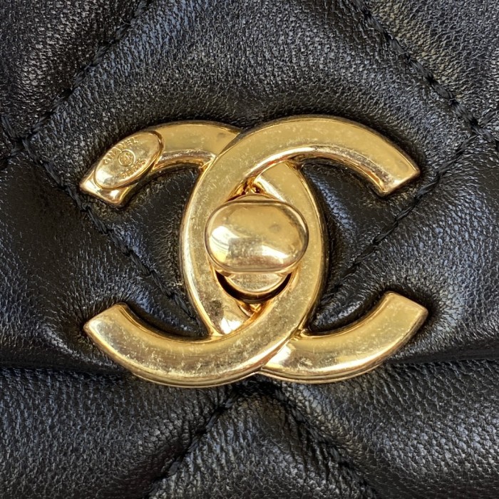 Handbag   Chanel  AS3366  size  20X9X13.5 Cm