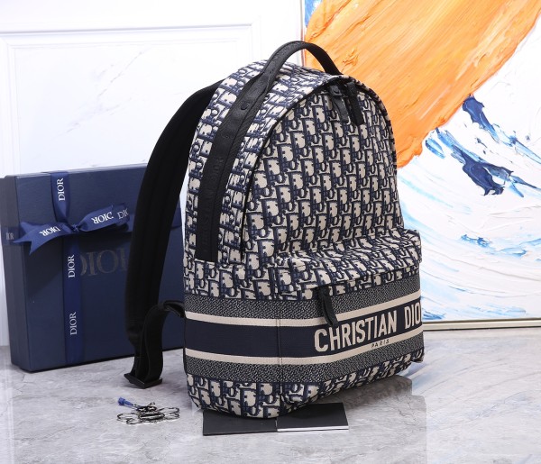 Handbag  Dior  99302  size 36x30x15 cm