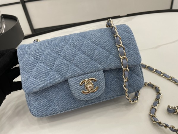 CHANEL 22c Early Spring Crossbody Bags AS1786-B07306-NG353 size 18*7*13cm