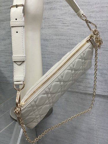 Handbag   Dior  size  27×12×5 cm