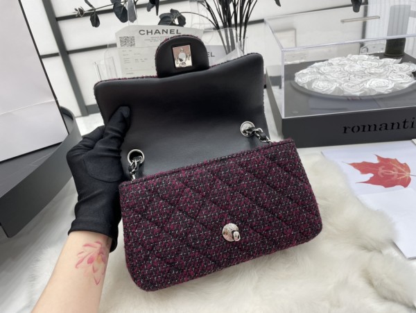 Handbag   Chanel  size 20 cm