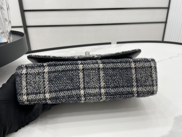 Handbag   Chanel  size 25 cm 