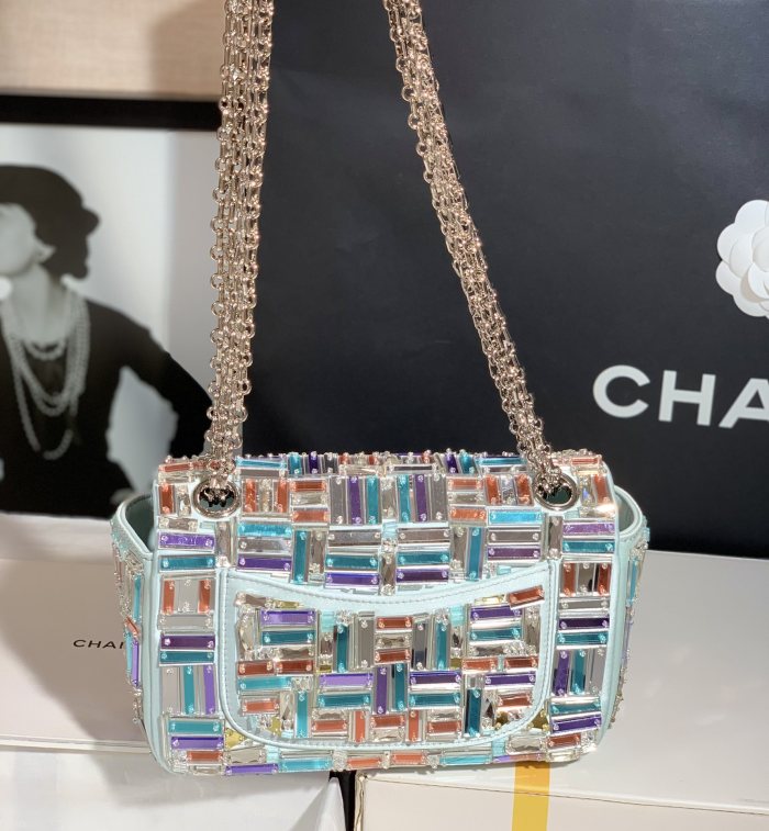 Handbag   Chanel  size 20 cm
