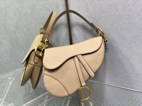  Handbag   Dior size  25.5 cm