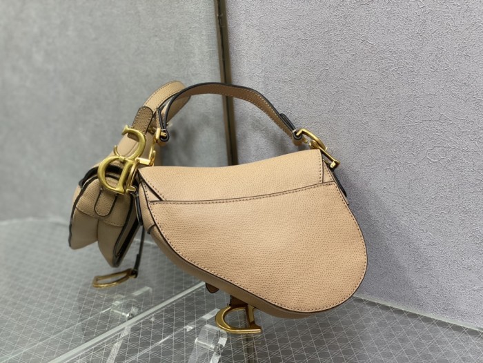  Handbag   Dior  size 19.5 cm