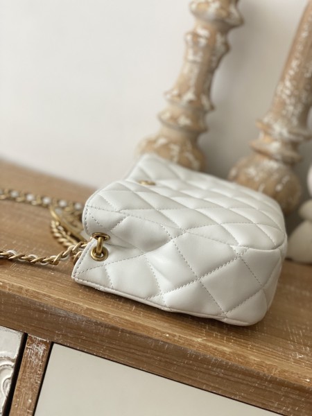 Handbag   Chanel  3476  size  17*23*7* cm