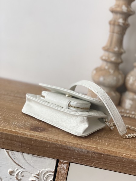 Handbag   Chanel  81215  size  15 Cm