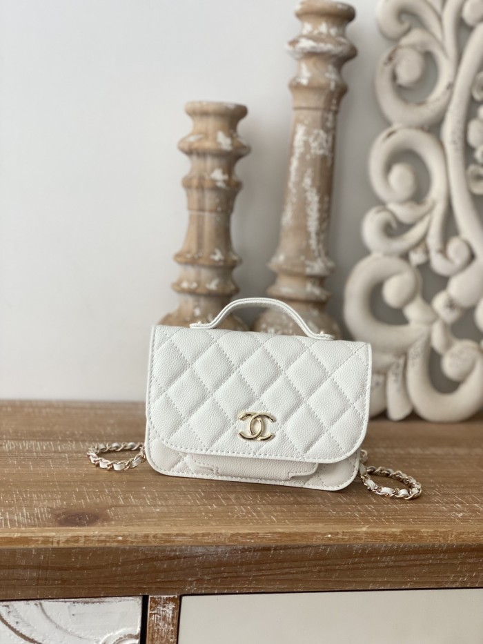 Handbag   Chanel  81215  size  15 Cm