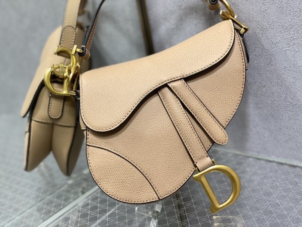  Handbag   Dior  size 19.5 cm