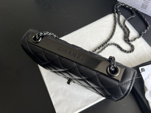  Handbag   Chanel  84456  size  19 cm