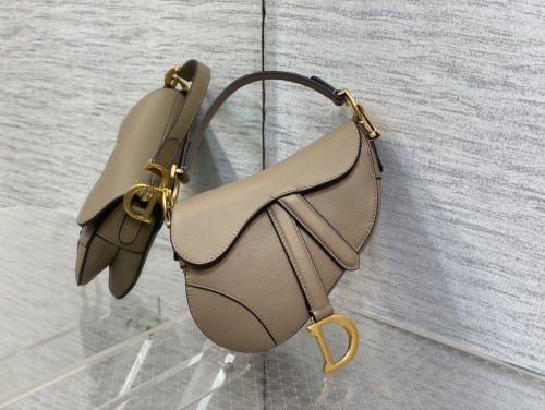 Handbag   Dior  size 19.5 cm