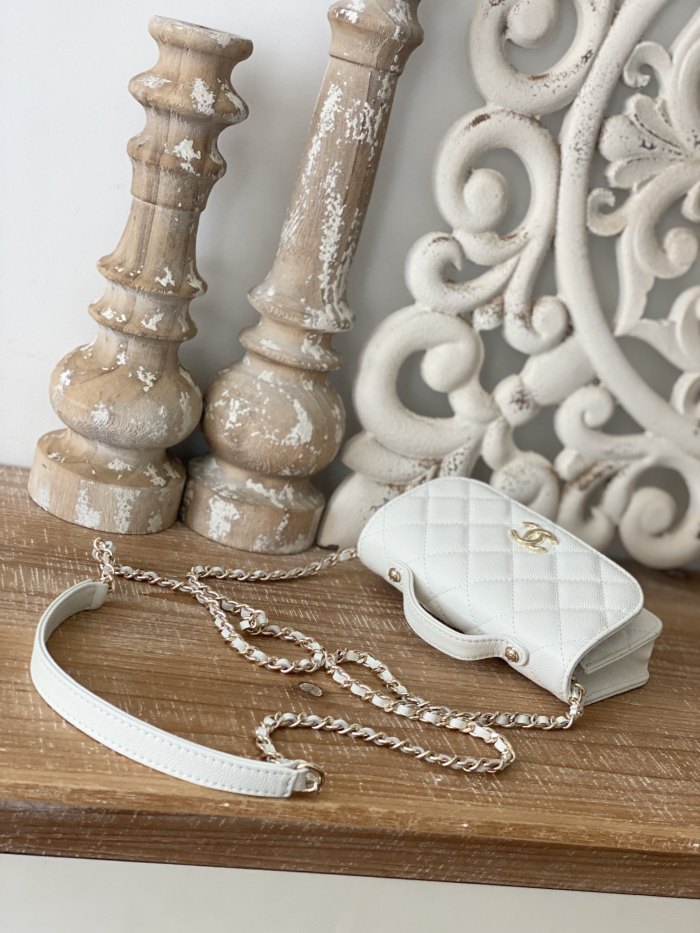 Handbag   Chanel  81215  size  15 Cm