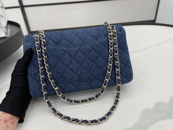 Handbag   Chanel  size 25 cm