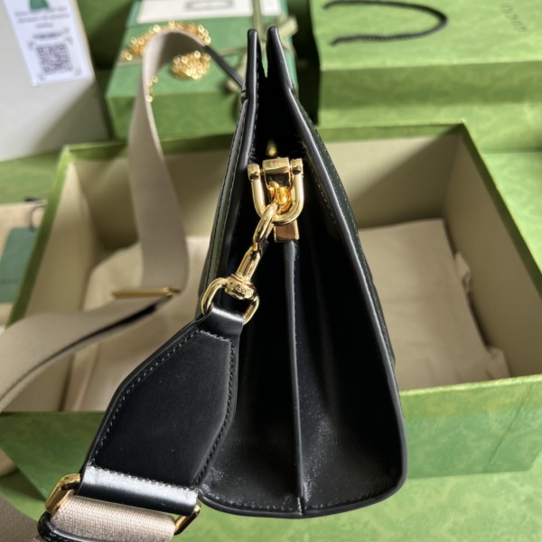 Handbag   Chanel 702196  size  32.5*20* 10  cm