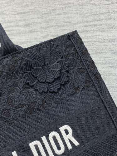 Handbag   Dior  size 36*18*28 cm