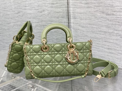 Handbag   Dior  size 26*6*14 cm