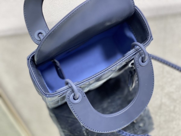 Handbag   Dior   size 17 cm