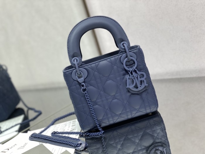 Handbag   Dior   size 17 cm