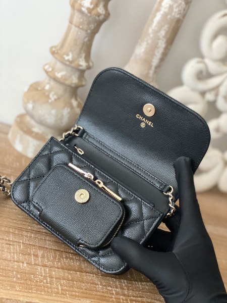 Handbag   Chanel  81215  size  15 Cm