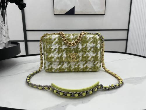  Handbag   Chanel   AS1160  size  26 cm