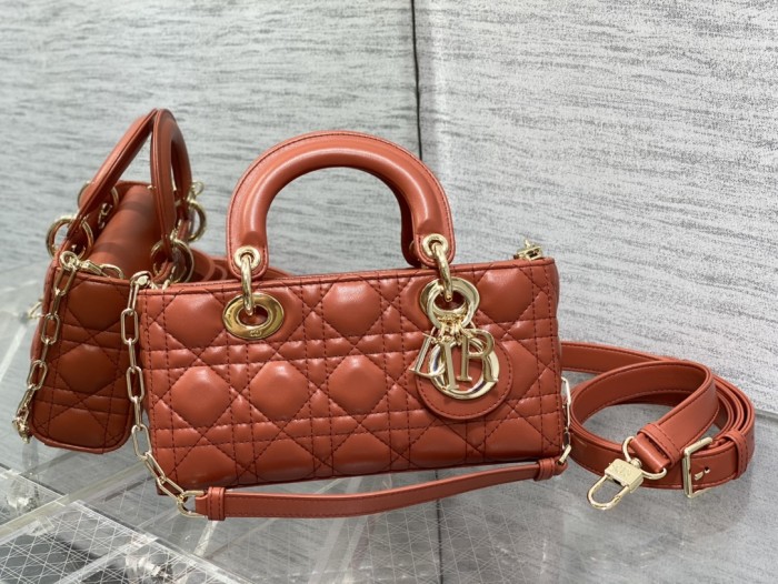 Handbag   Dior  size  22.5*6*11.5 cm