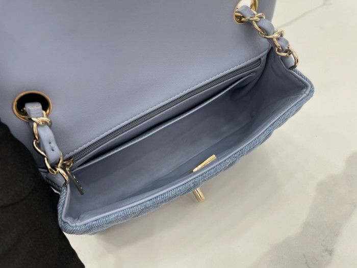 CHANEL 22c Early Spring Crossbody Bags AS1786-B07306-NG353 size 18*7*13cm