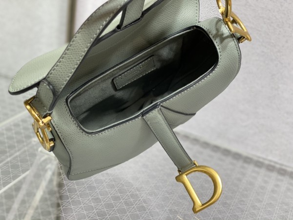  Handbag   Dior  size  19.5 cm