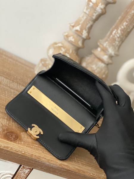 Handbag   Chanel  AP81213  size  11.5*14.5*5.5 cm