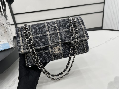 Handbag   Chanel  size 25 cm 