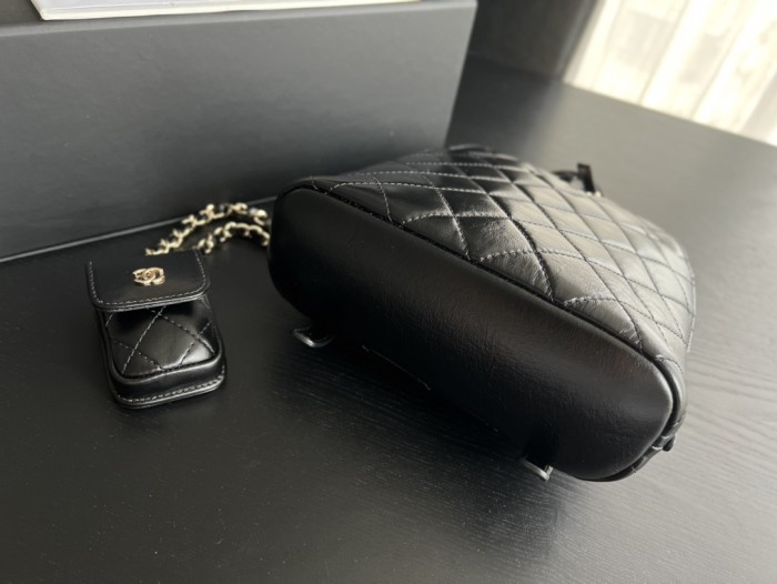  Handbag   Chanel  3332  size 22cmx23 cm