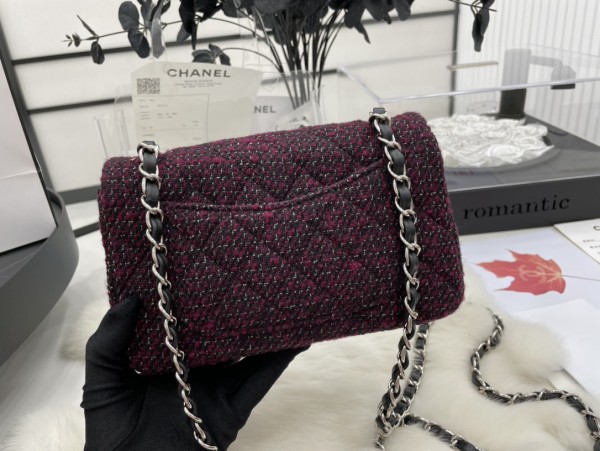 Handbag   Chanel  size 20 cm