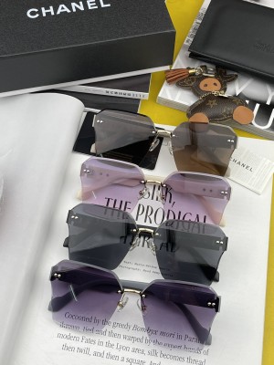 Sunglasses Chanel CH8851