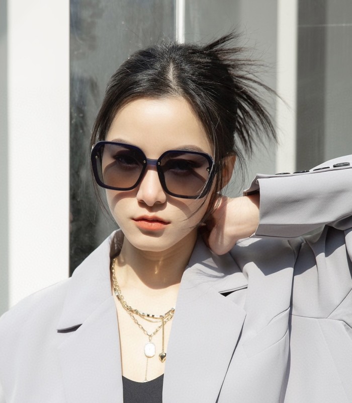 Sunglasses Gucci G7207