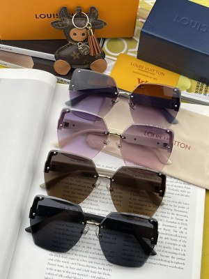 Sunglasses Louis Vuitton L9615