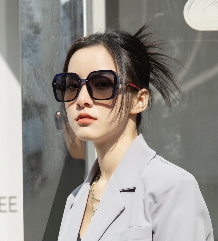 Sunglasses Gucci G7207